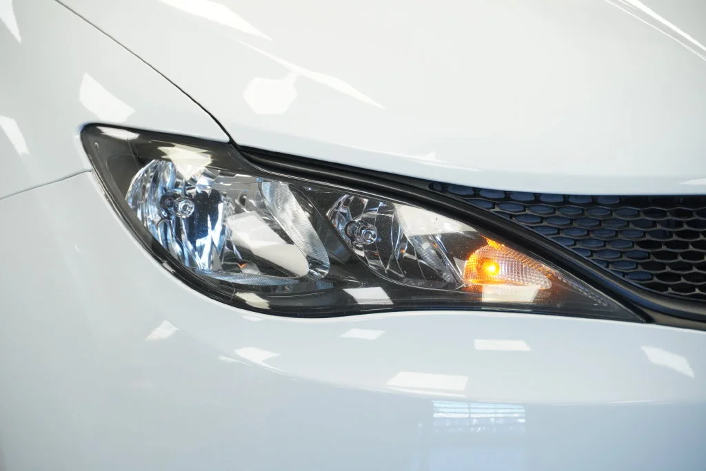 Used 2023 White Chrysler LX image 10
