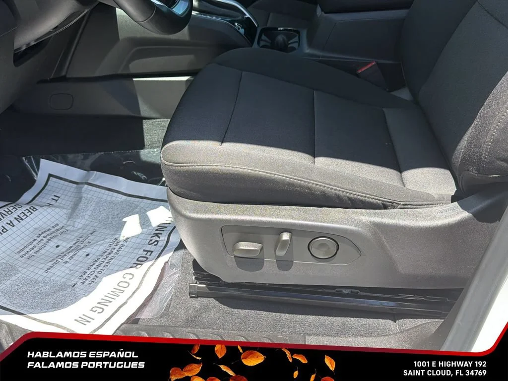 Used 2026 Summit White Chevrolet WT image 12