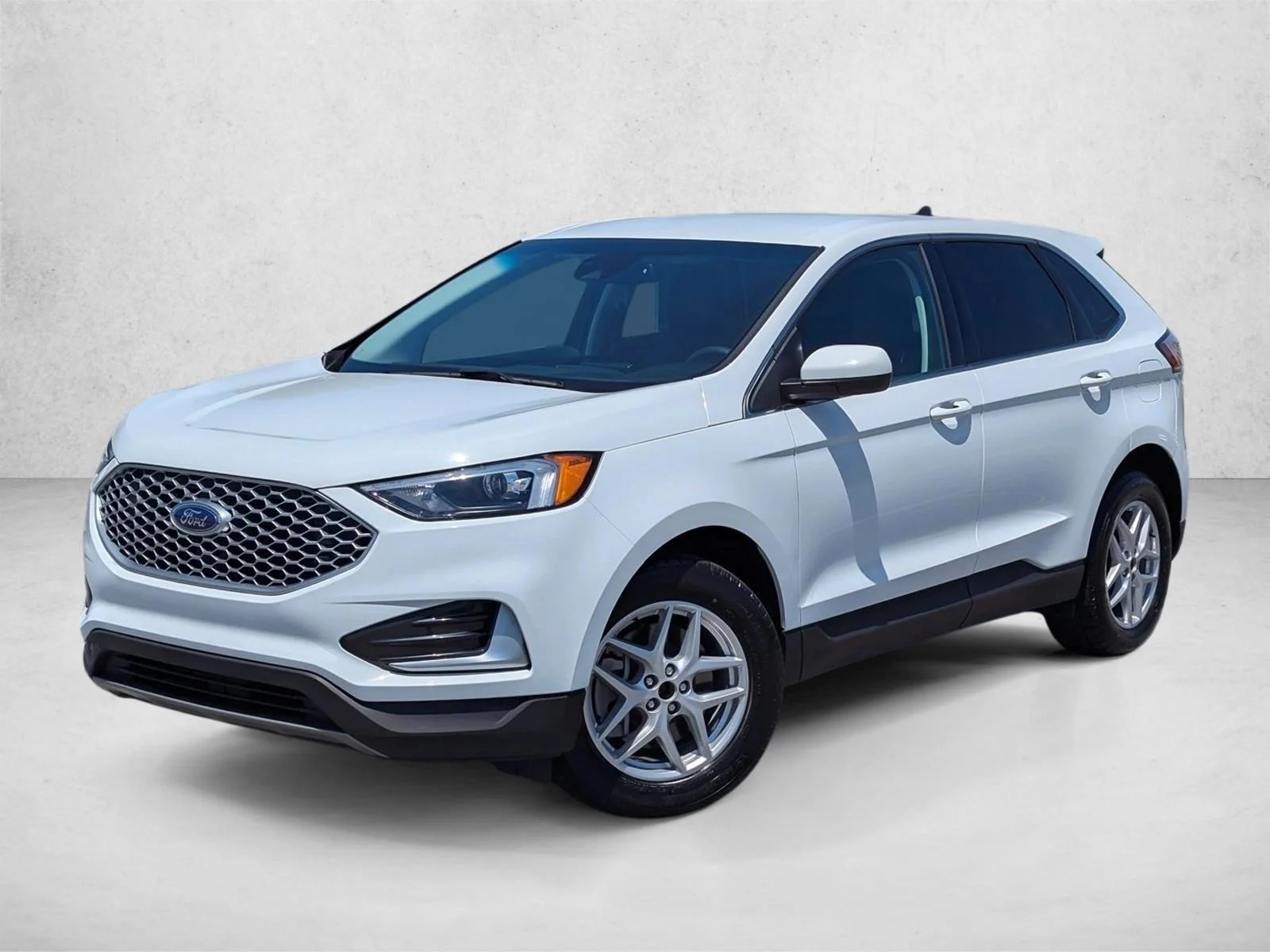 Used 2024 Oxford White Ford SEL image 1