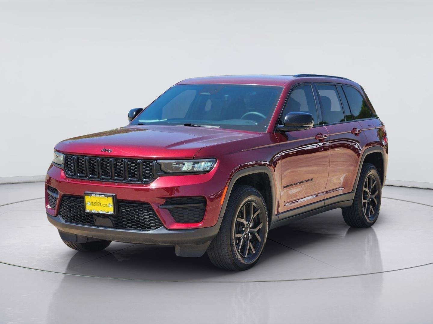 Used 2024 Velvet Red Pearlcoat Jeep Altitude image 3