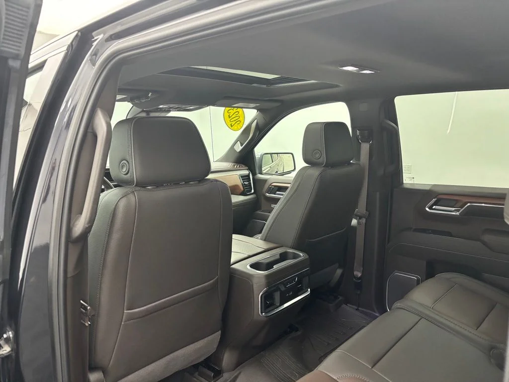 Used 2023 Silver GMC Denali image 36