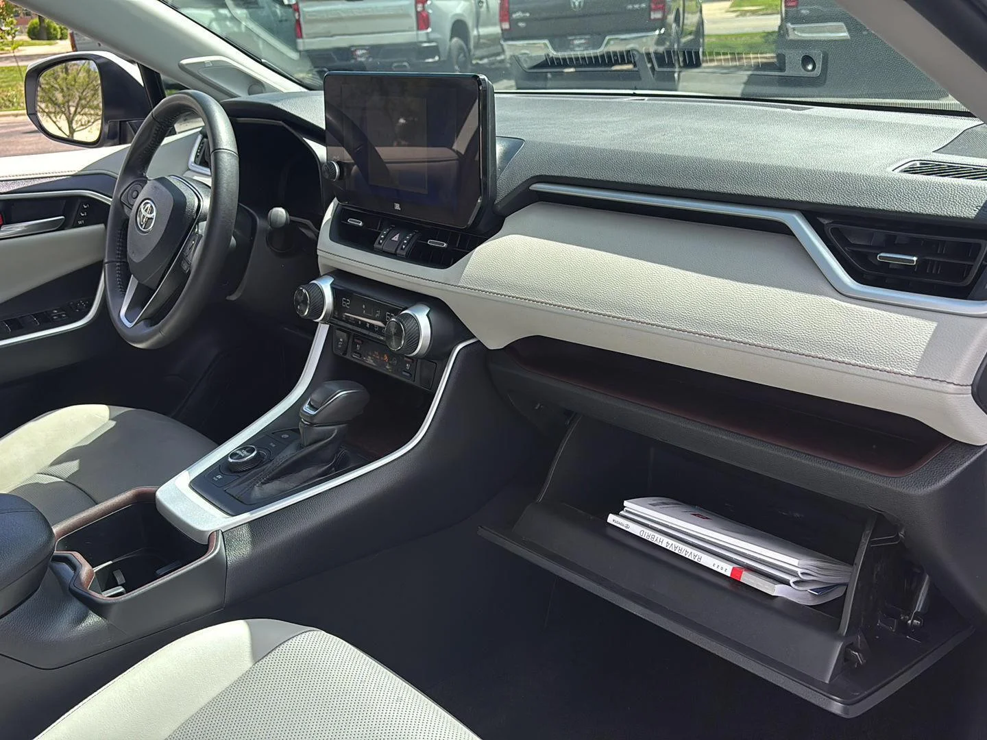 Used 2023 Wind Chill Pearl Toyota Limited image 16