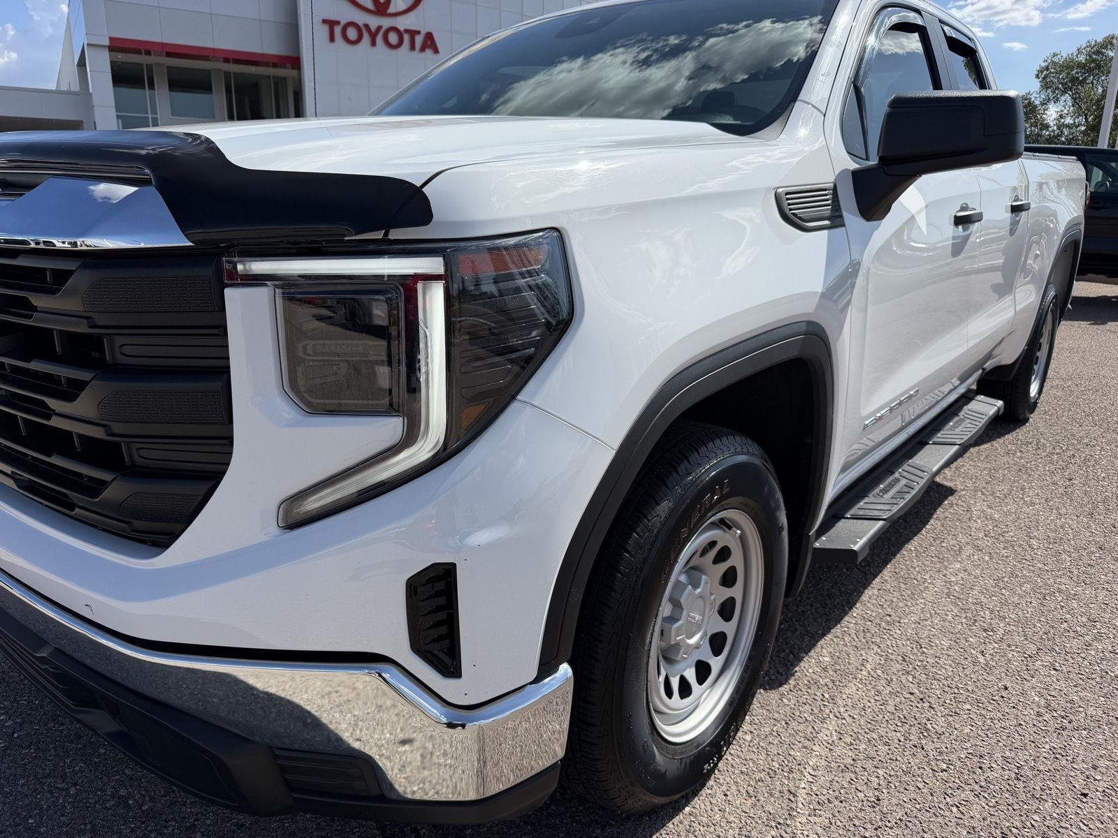 Used 2023 Summit White GMC Pro image 11