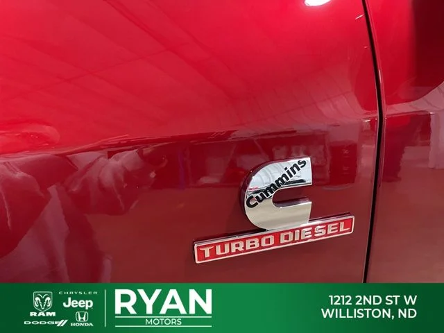 New 2026 Molten Red Pearl-Coat Exterior Paint RAM Limited Longhorn image 9