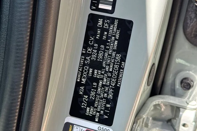 2025 Kia K4 LXS - Photo 35