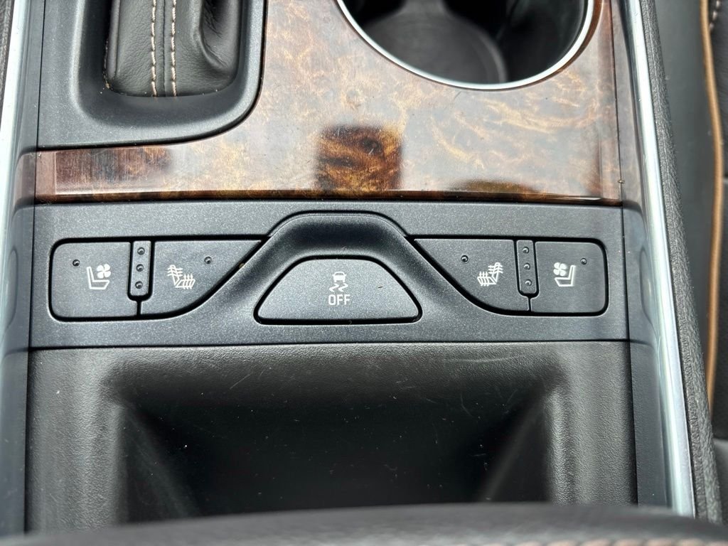 Used 2015 Blue Chevrolet LTZ image 27