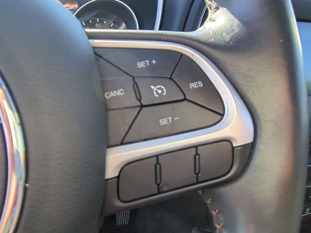 Used 2019 White Clearcoat Jeep Latitude image 16