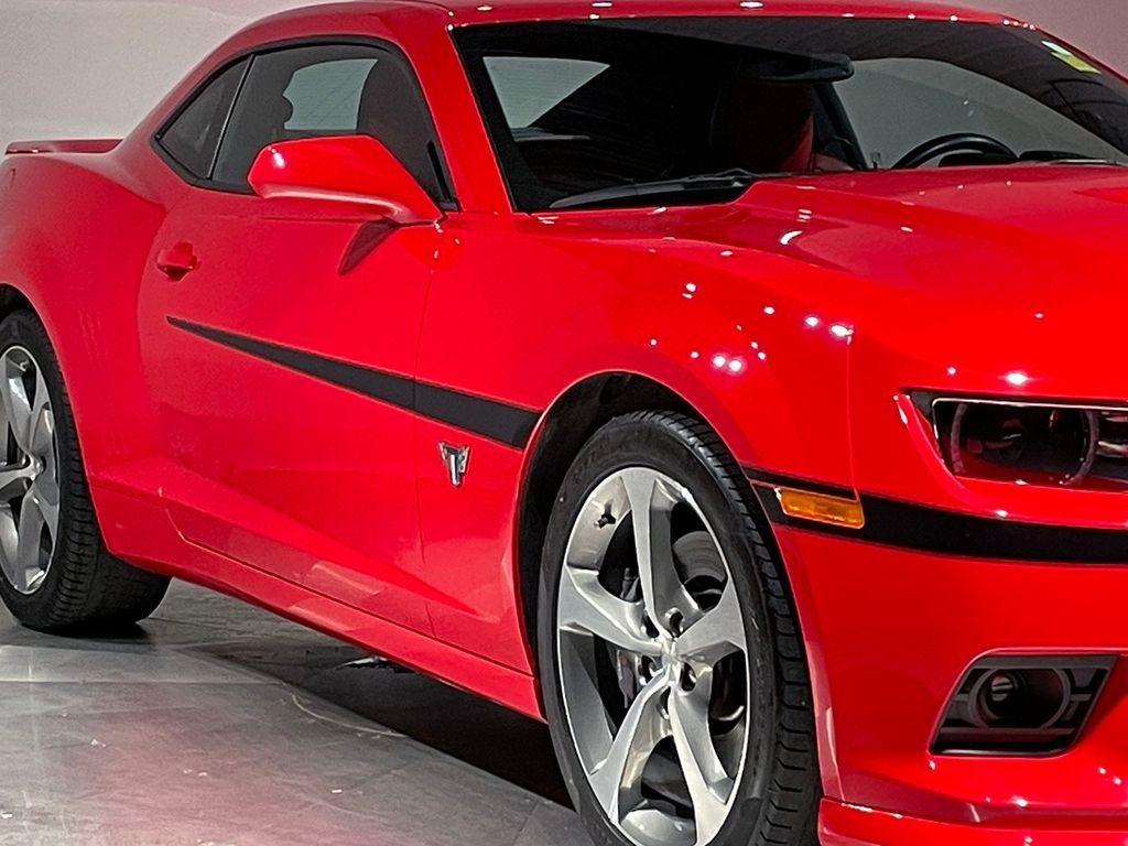 Used 2015 Red Chevrolet SS image 8