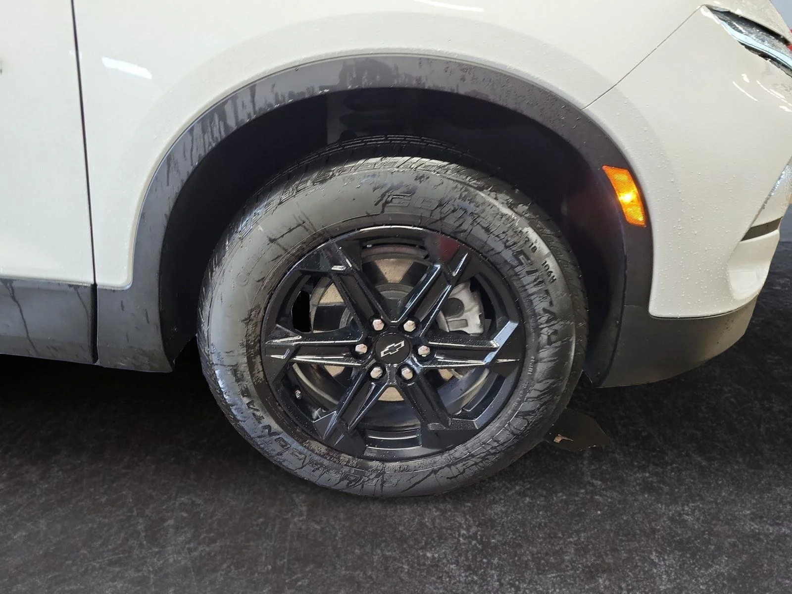 Used 2024 Summit White Chevrolet LT image 25