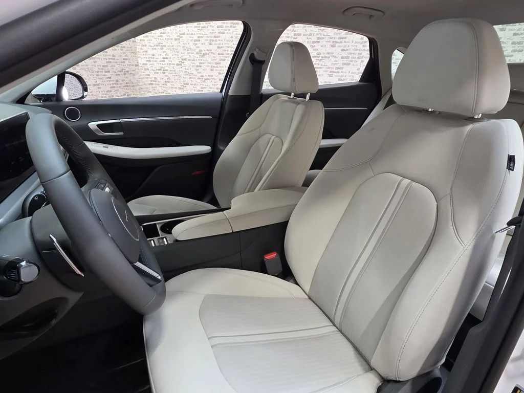 New 2026 Serenity White Hyundai SEL Sport image 5