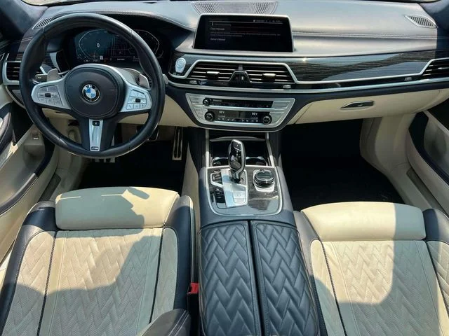 Used 2022 Black BMW 750i xDrive image 16