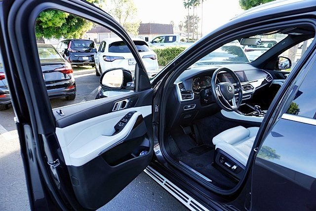 Used 2023 Gray BMW xDrive40i image 38