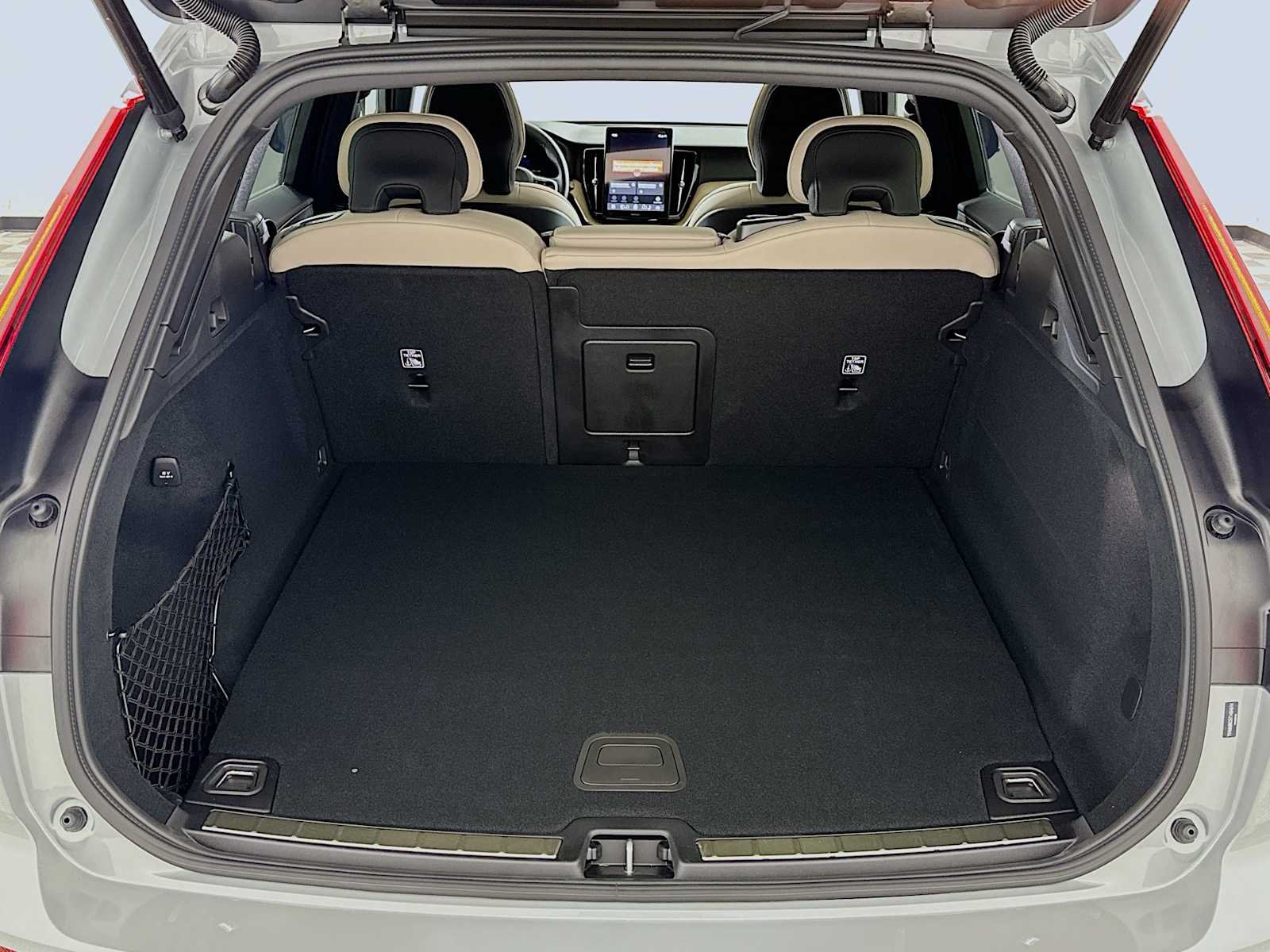 New 2026 Vapour Grey Volvo Plus image 23
