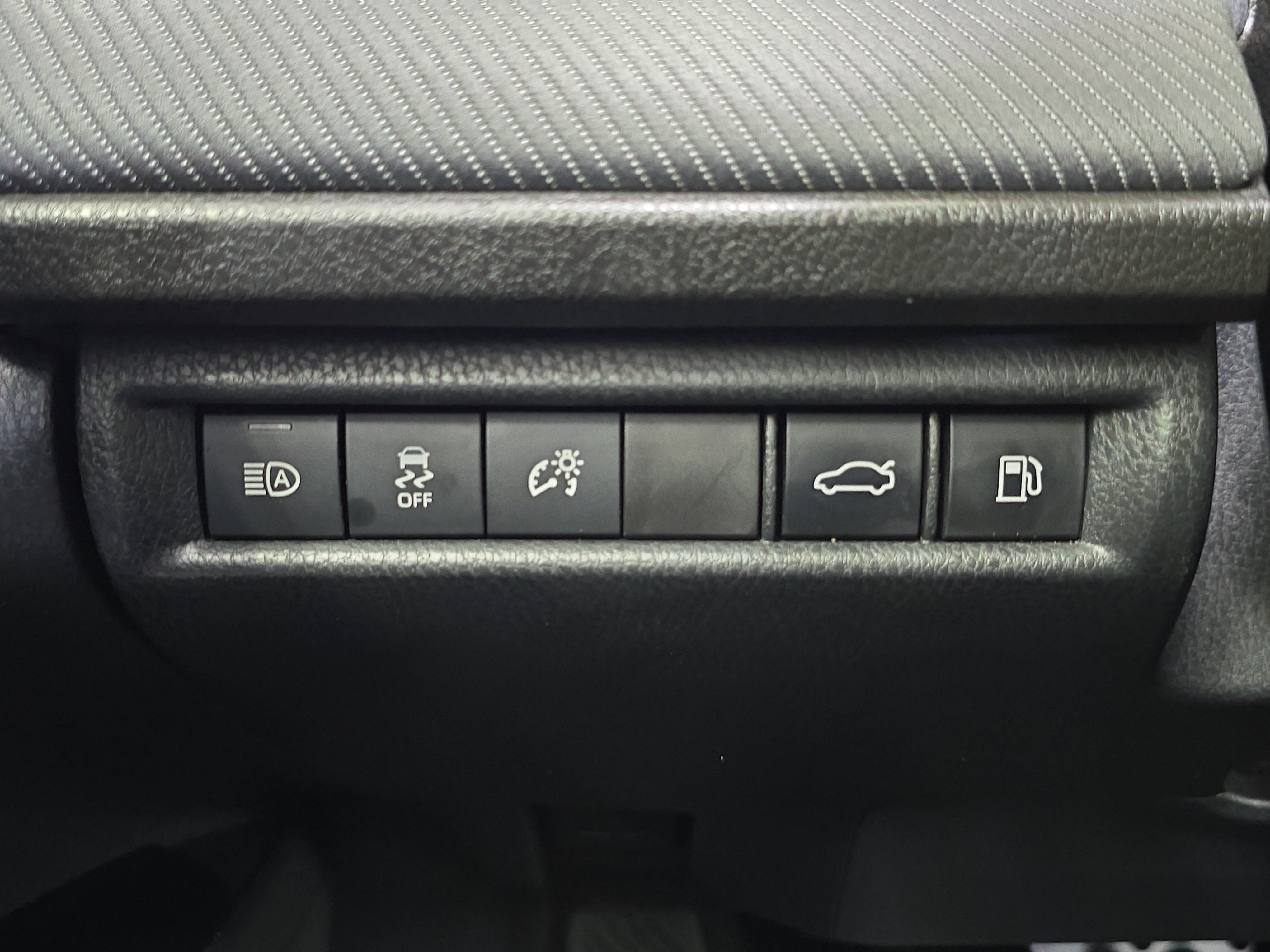 Used 2025 blue Toyota SE image 19