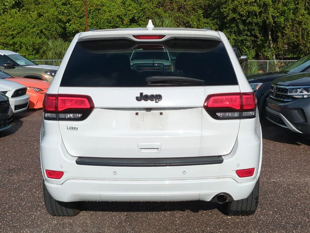 Used 2021 White Jeep Laredo X image 4