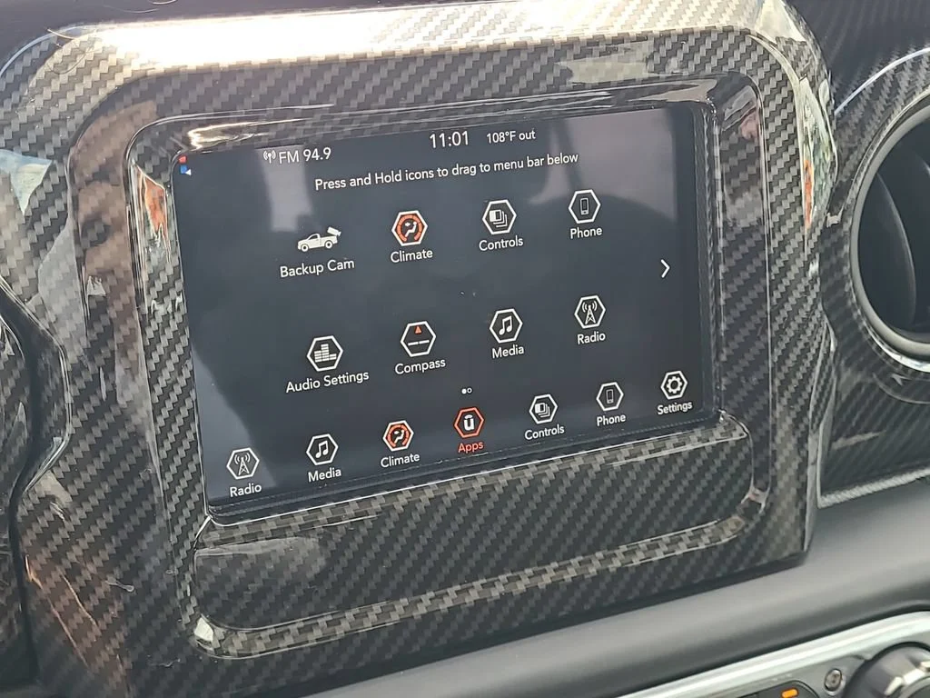 Used 2023 Granite Crystal M Jeep Sport S image 17