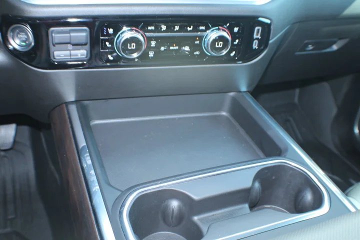 Certified Used 2025 Summit White GMC SLT image 11