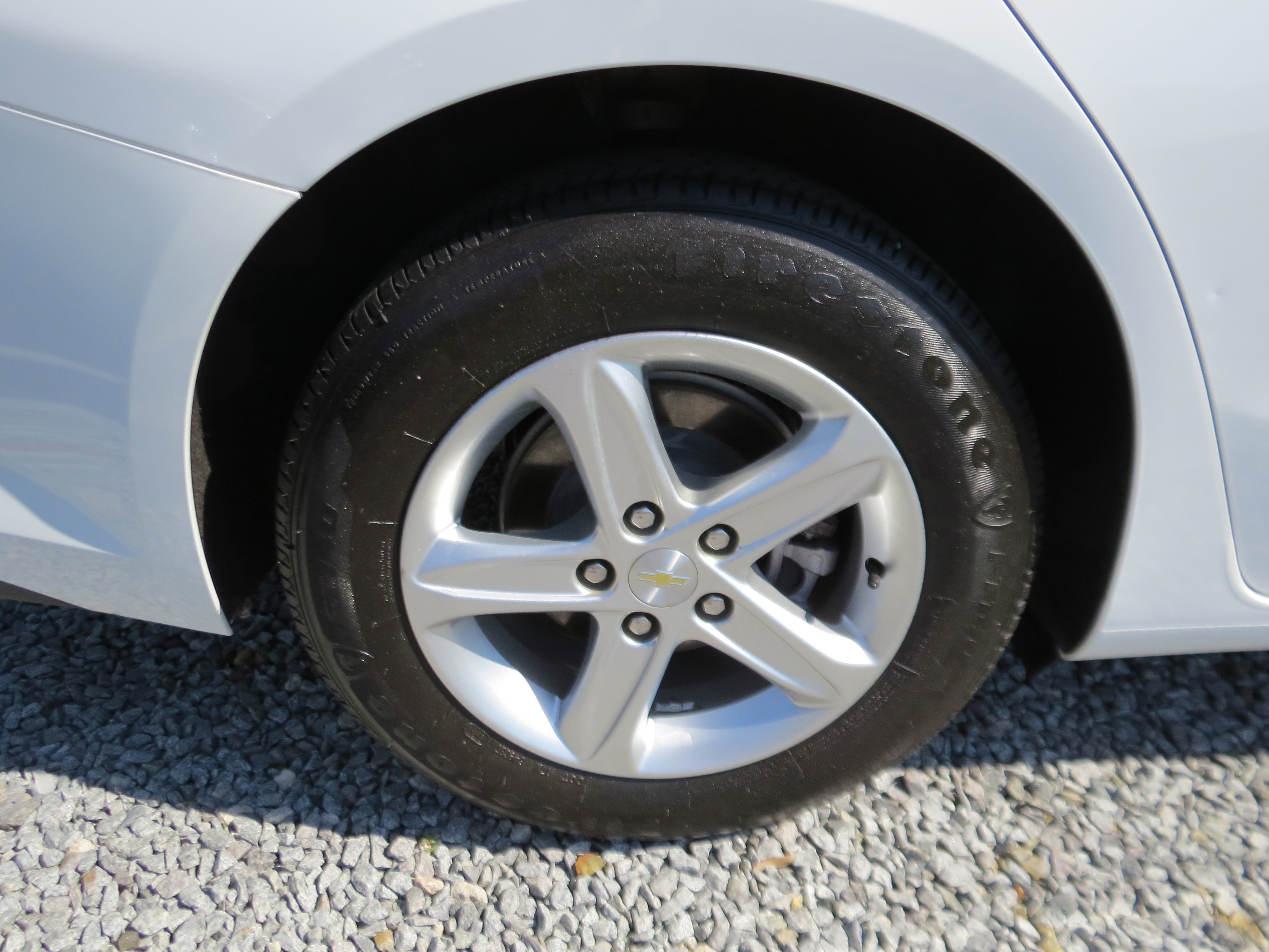 Used 2021 Summit White Chevrolet LS image 12