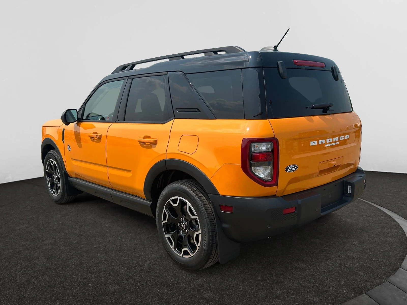 New 2026 Orange Fury Metallic Tri-Coat Ford Outer Banks image 3