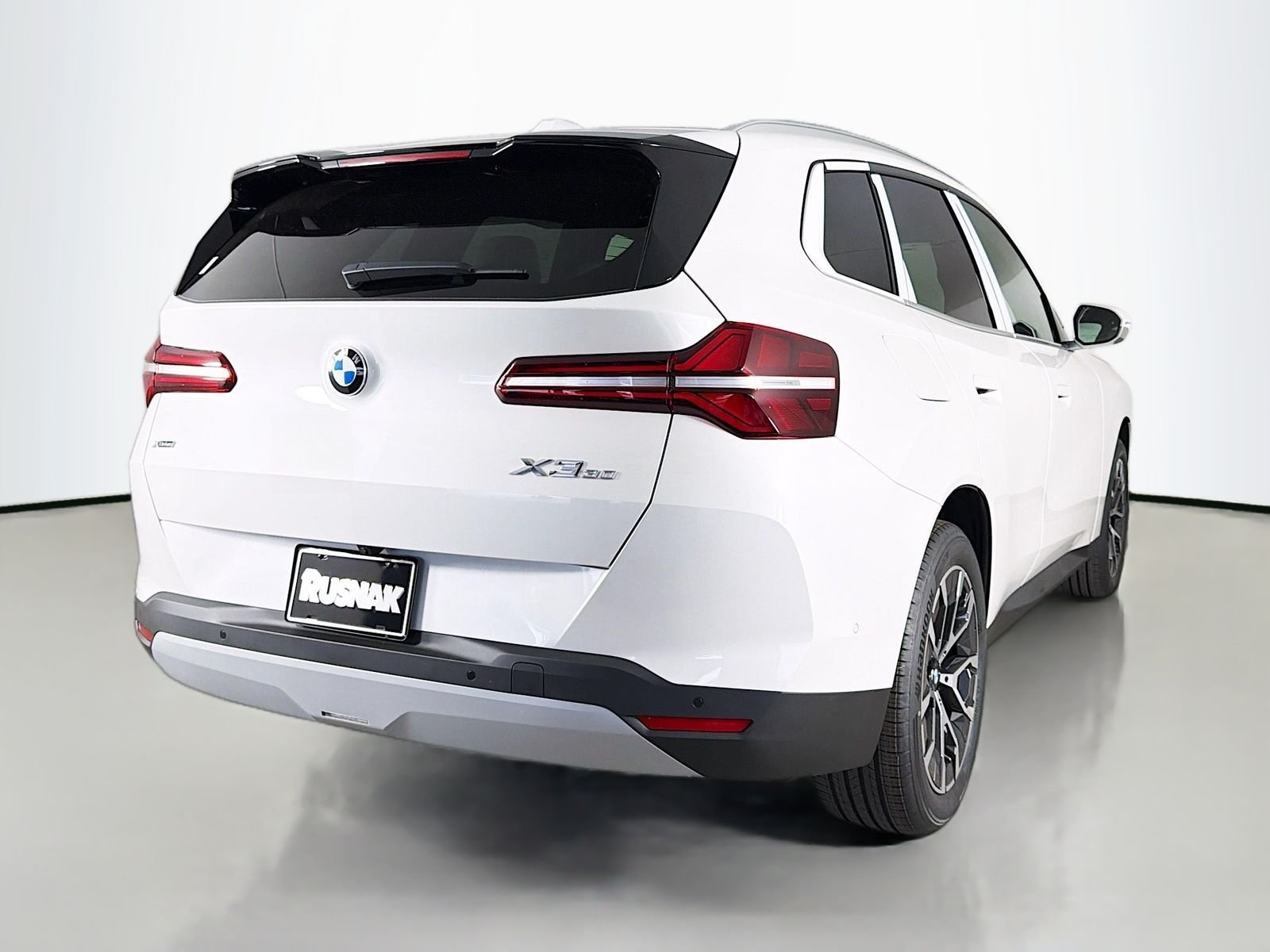 New 2026 Mineral White Metallic BMW 30 xDrive image 7
