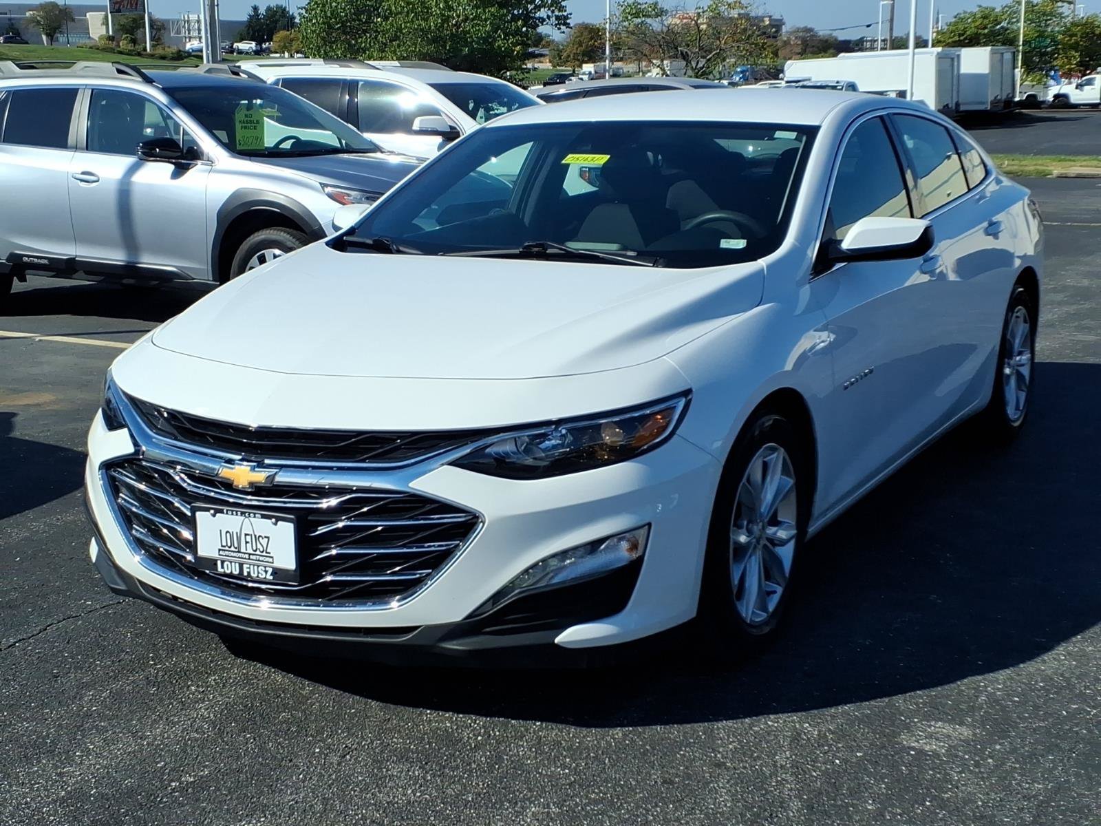 Used 2023 SUMMIT WHITE Chevrolet LT image 2