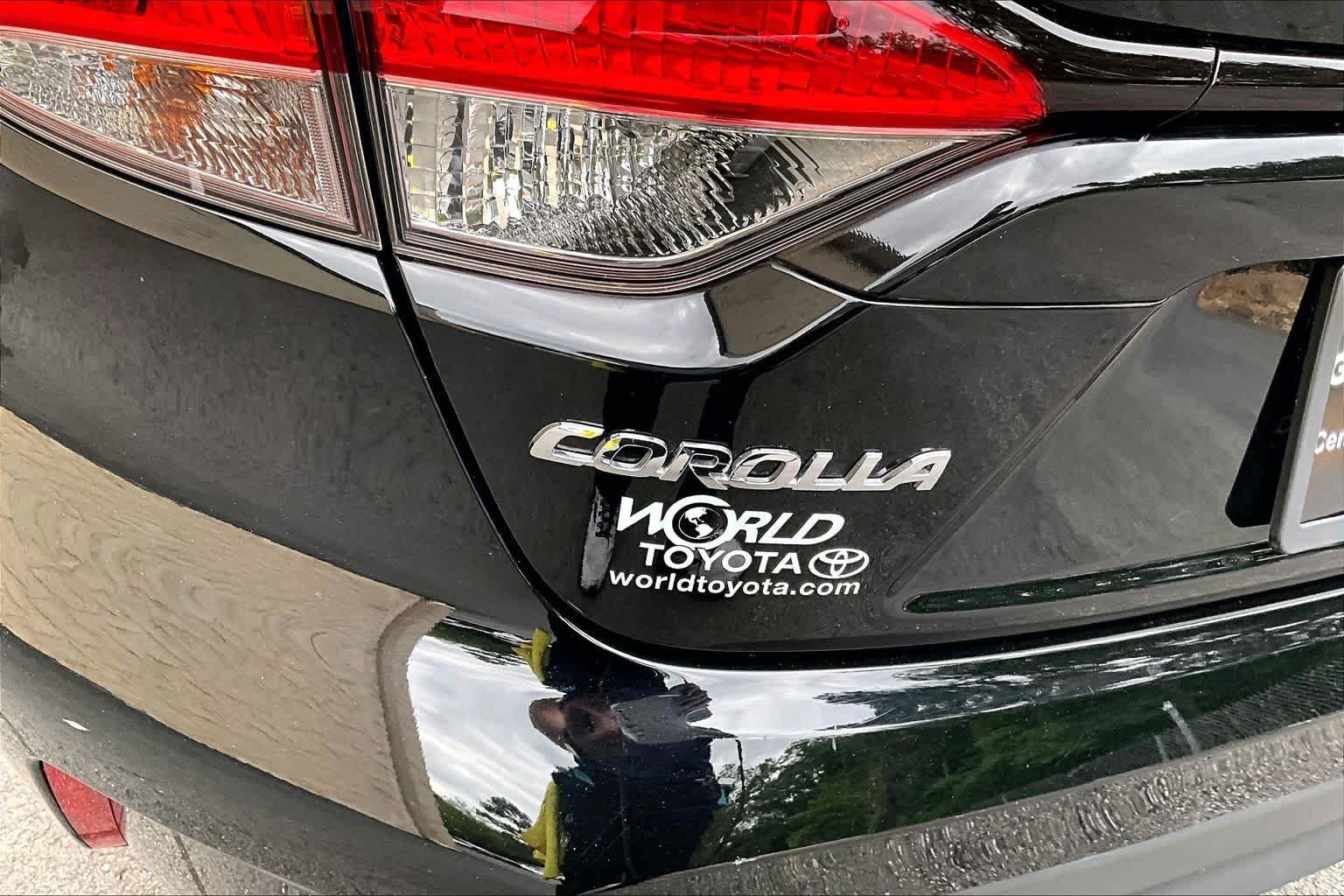 Used 2025 Midnight Black Metallic Toyota LE image 30