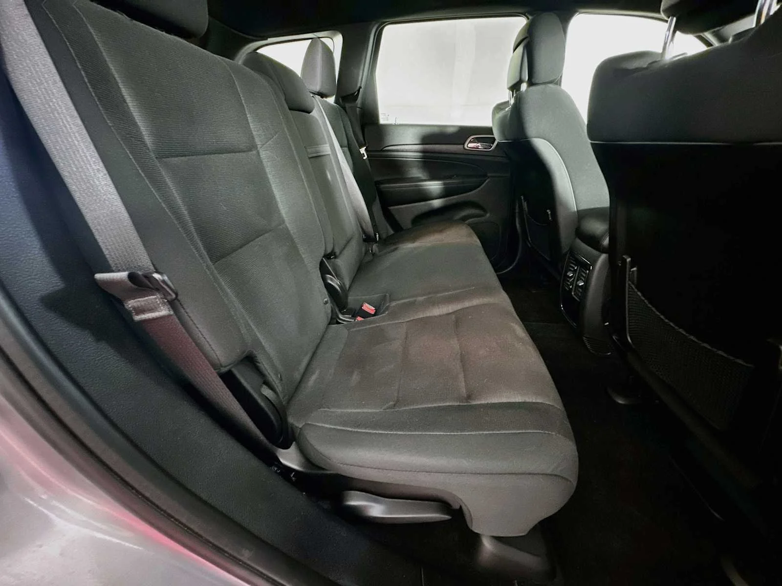 Used 2017 Billet Silver Metallic Clearcoat Jeep Laredo image 24
