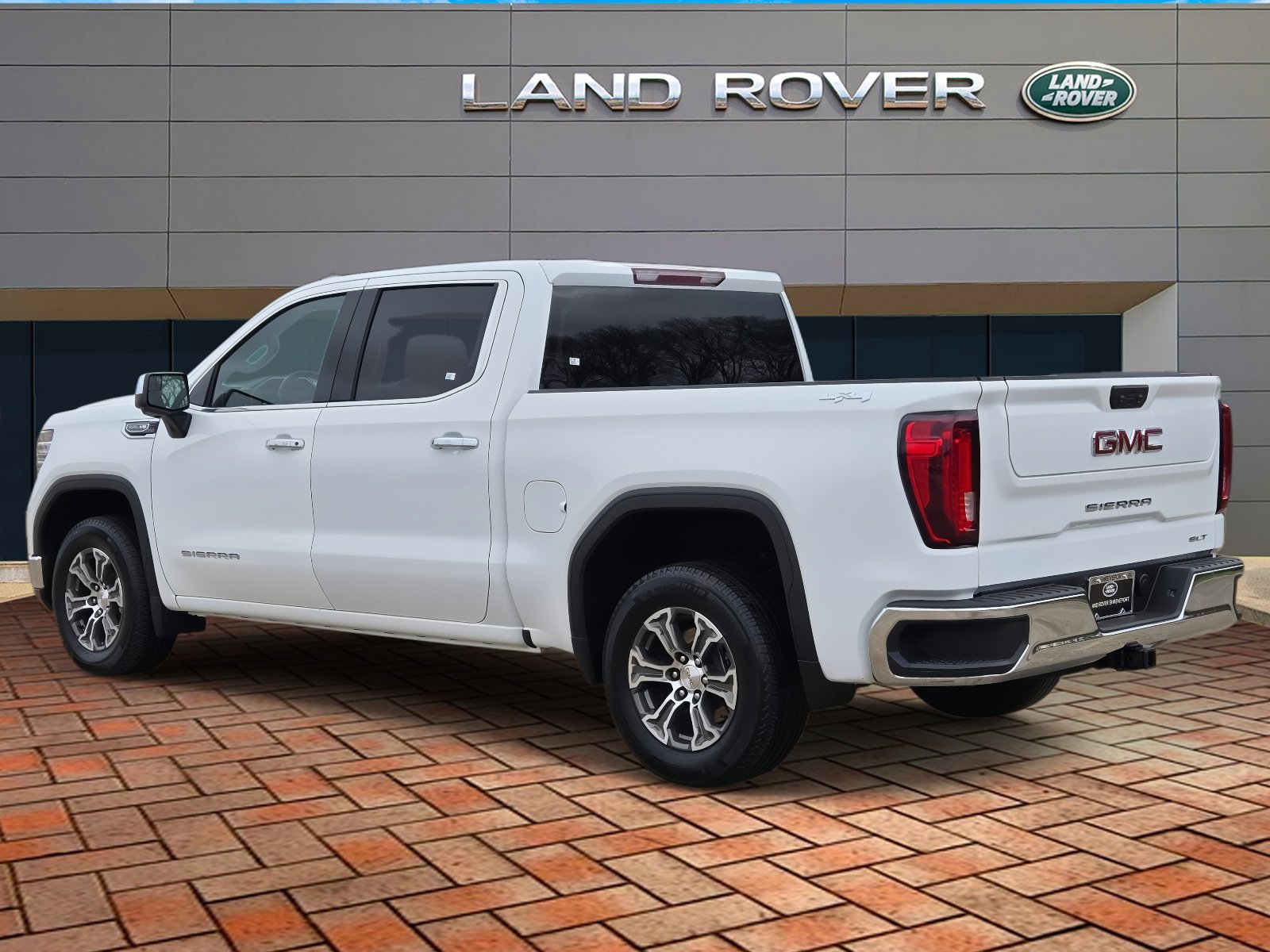 Used 2025 Summit White GMC SLT image 6