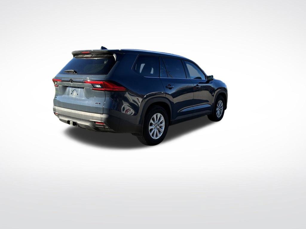 Used 2024 White Toyota XLE image 5