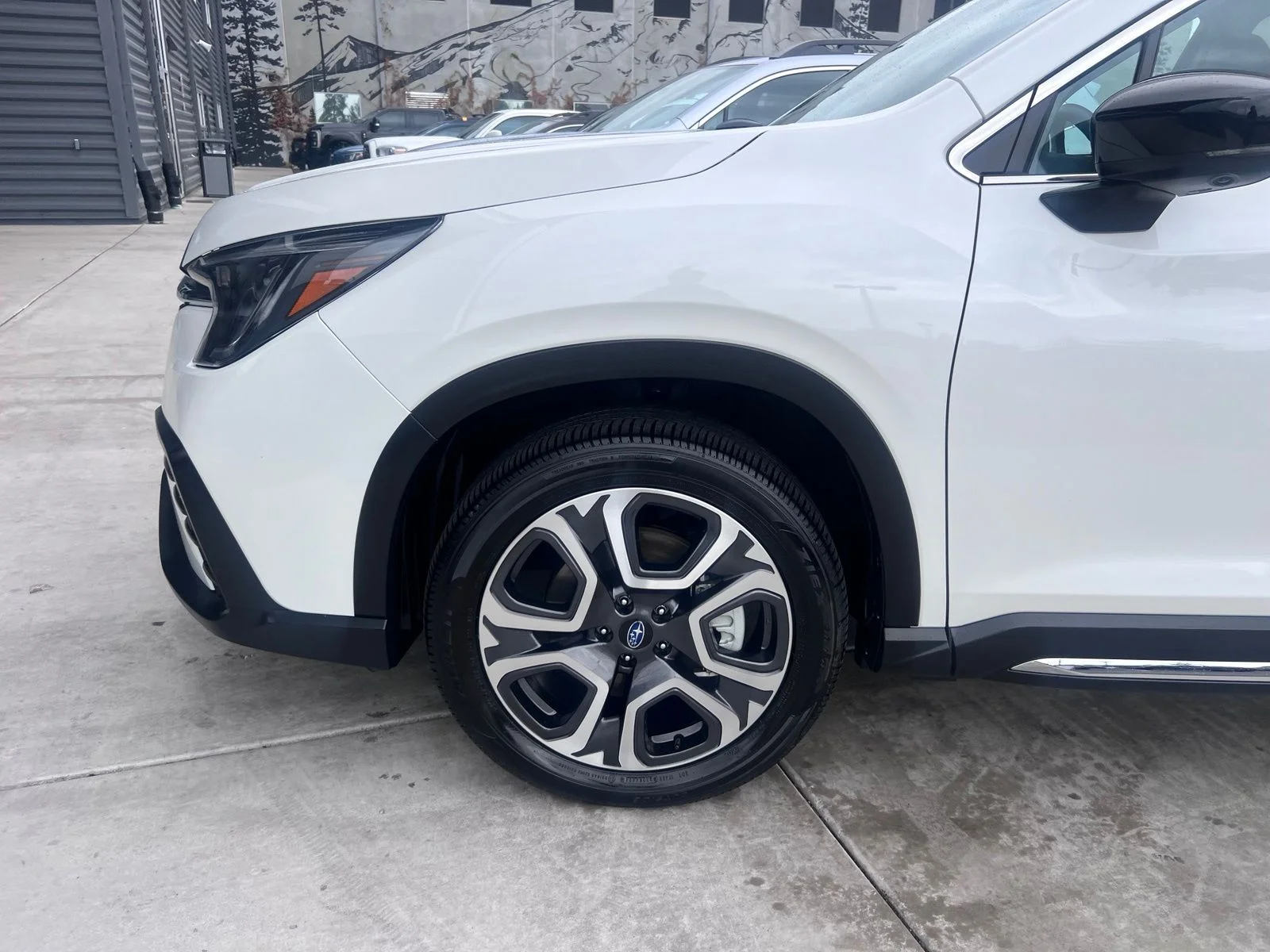 Used 2025 Crystal White Pearl Subaru Limited image 11