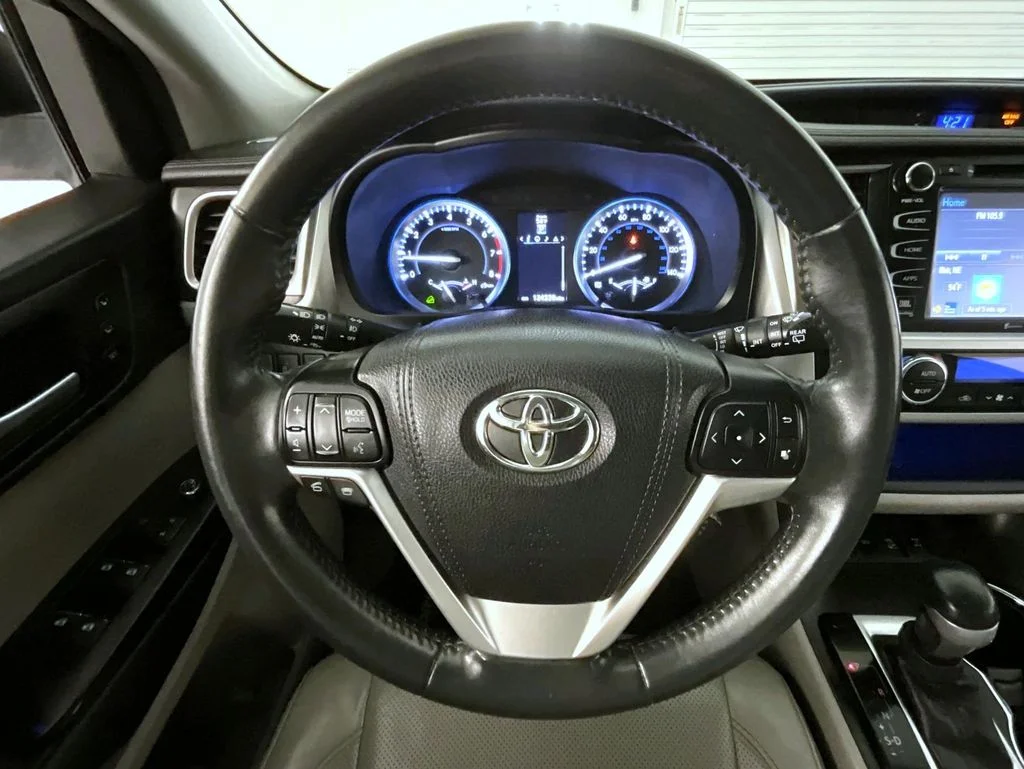 Certified Used 2016 Gray Toyota Limited image 11