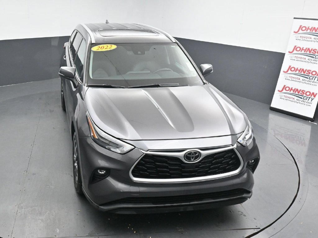 Used 2022 Gray Toyota XLE image 25