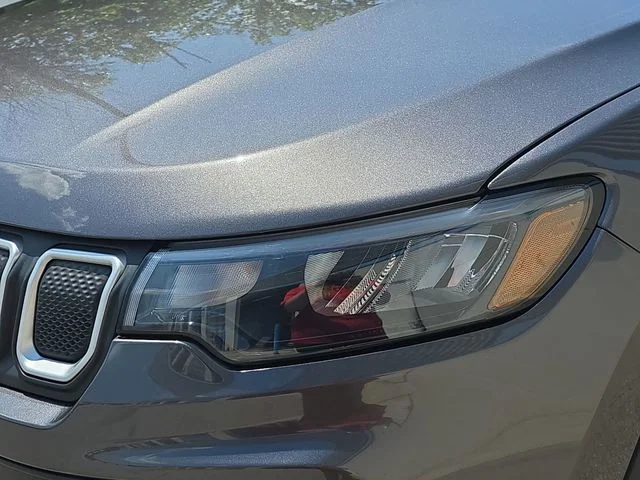 Used 2022 Gray Jeep Latitude Lux image 29