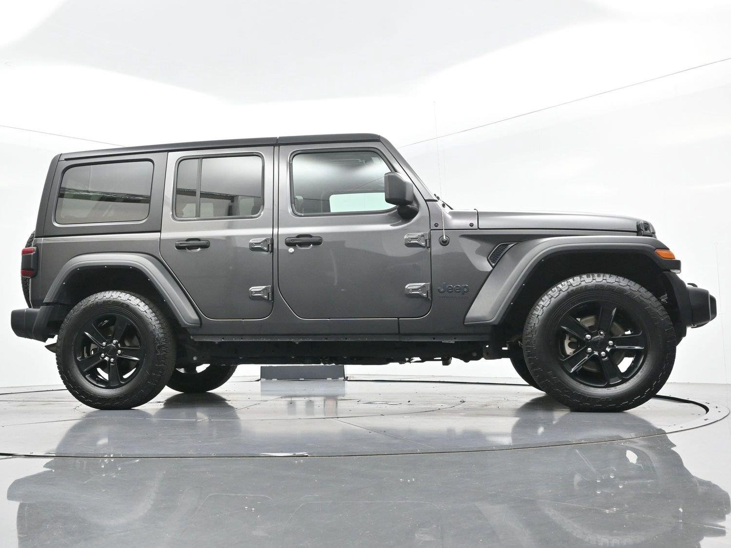 Used 2022 Granite Crystal Metallic Clearcoat Jeep Unlimited Sport Altitude image 44