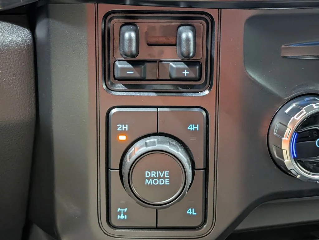 New 2026 Oxford White Ford F-250® Lariat® image 7