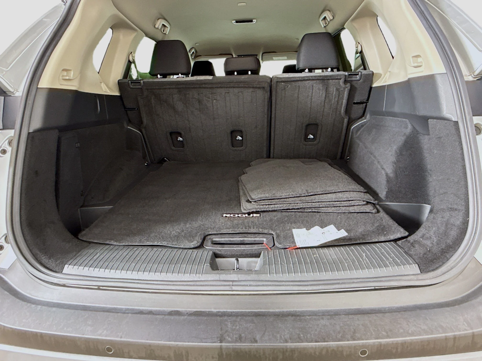 Used 2023  Nissan SV image 28