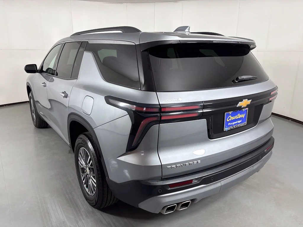 Used 2025 Gray Chevrolet LT image 6