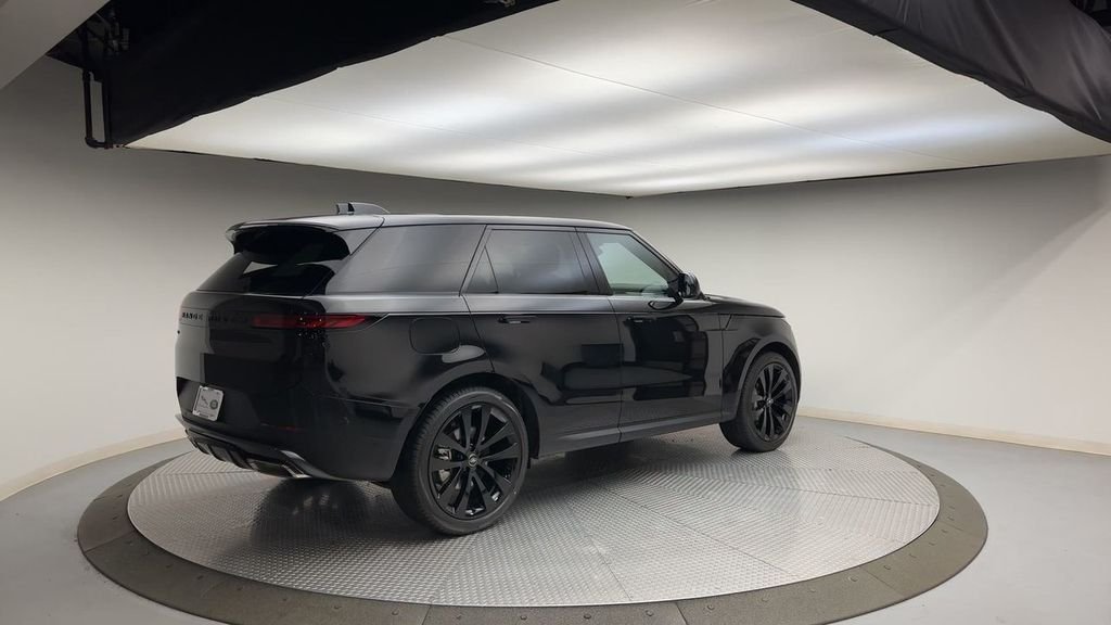 Used 2024 Santorini Black Metallic Land Rover SE image 8