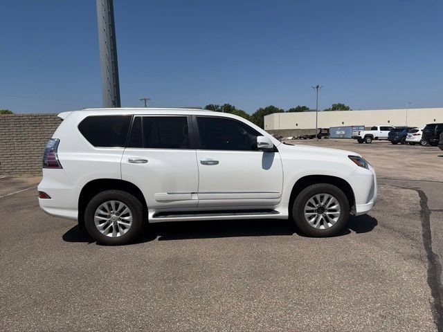 Used 2017 White Lexus 460 image 8