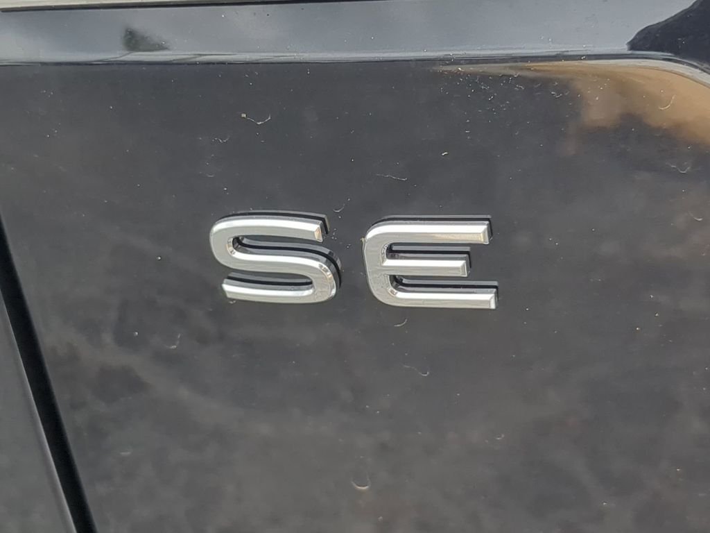 New 2026 Black Volkswagen 2.0T SE w/Technology image 11