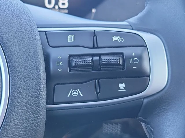 Used 2024 White Kia X-Pro image 27