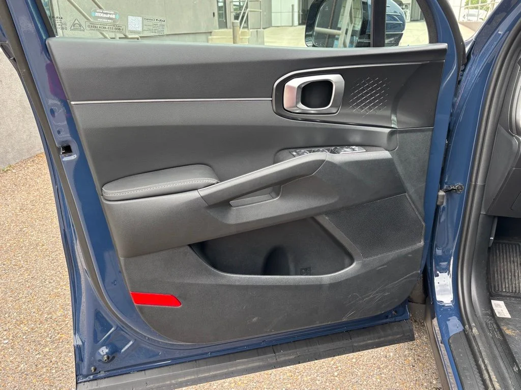 2025 Kia Sorento S - Photo 14