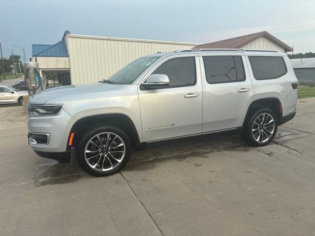 Used 2022 Jeep Wagoneer Series III with VIN 1C4SJVDT9NS103100 for sale in Kansas City