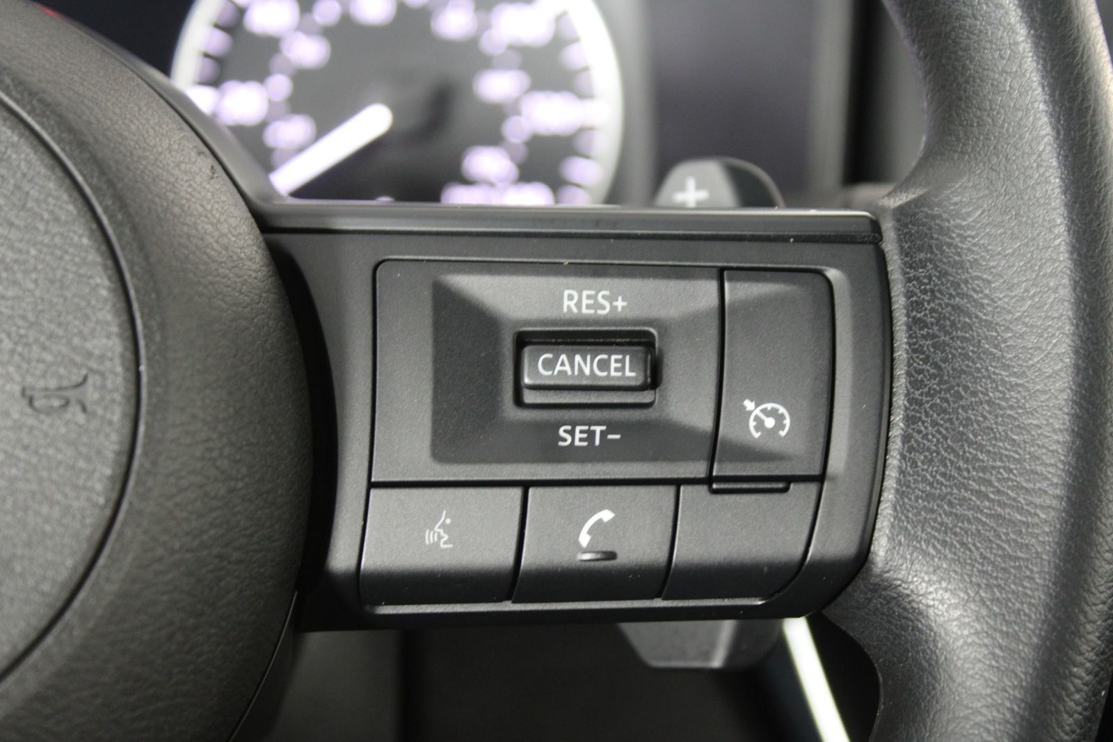 Used 2023 White Nissan S image 19
