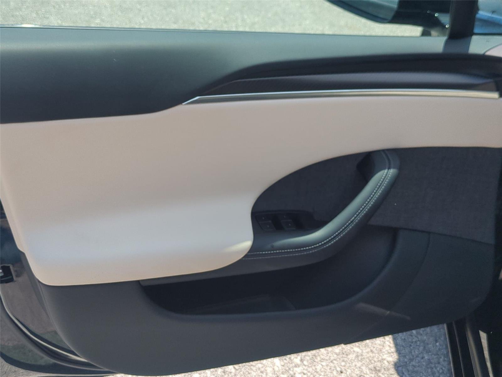 Used 2021 Solid Black Tesla Plaid image 15