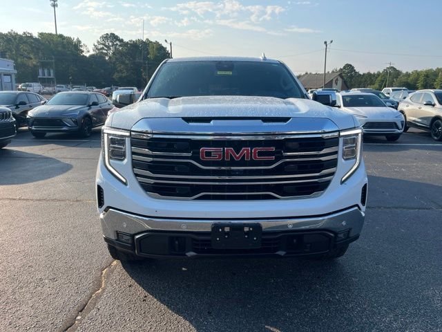 Used 2024 White GMC SLT image 36