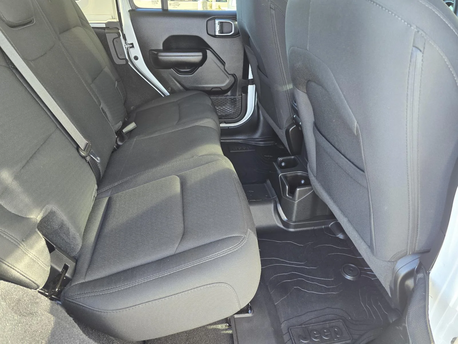 Used 2021 Bright White Clearcoat Jeep Unlimited Sport S image 19