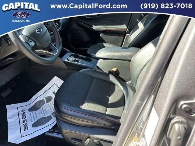 Used 2025 Gray Ford ST-Line image 19