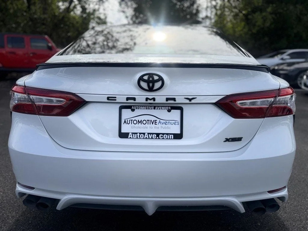 Used 2020 Wind Chill Pearl Toyota XSE Automatic w/ Navigation, Panoramic Roof & Two-Tone Roof image 4