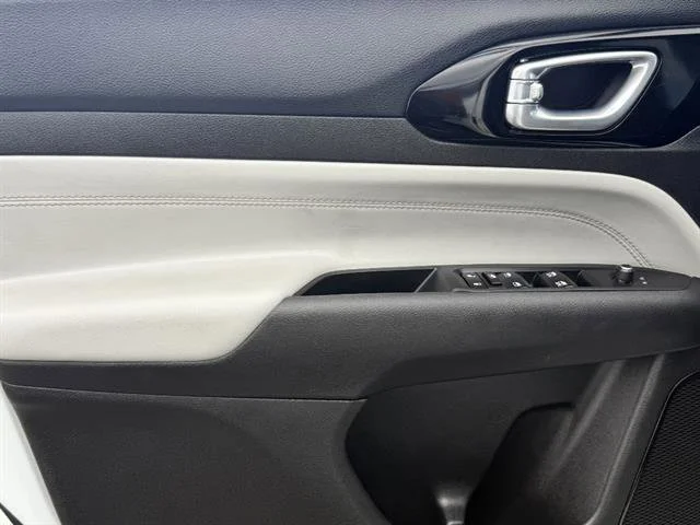 2025 Jeep Compass Limited - Photo 17